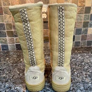 UGG Vintage Tall Tasman Braid Boots Made in New Zealand Size 8